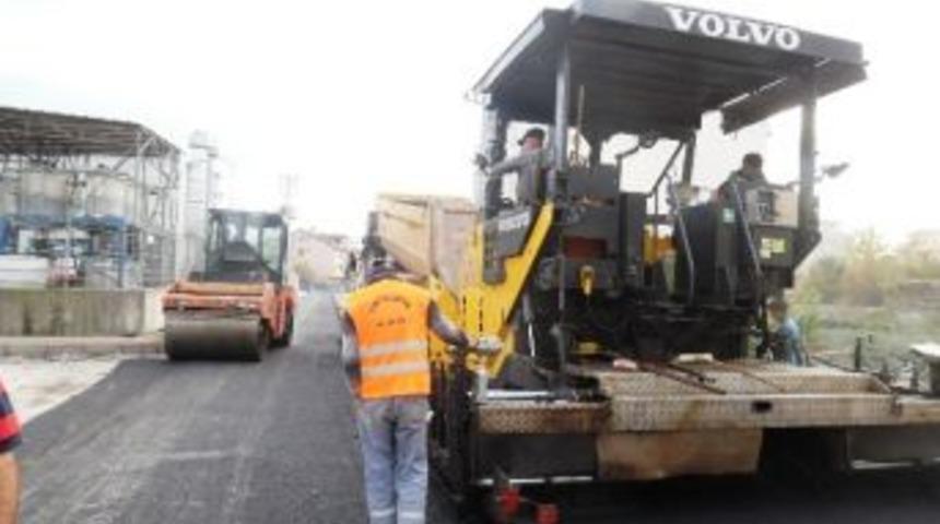 İzmit&rsquo;in Bozuk Yollar Tamir Ediliyor