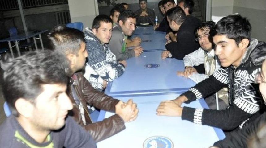 Kahta&rsquo;da Yurta Kalan &Ouml;ğrencilere &Ccedil;eşitli Eğitimler Verildi