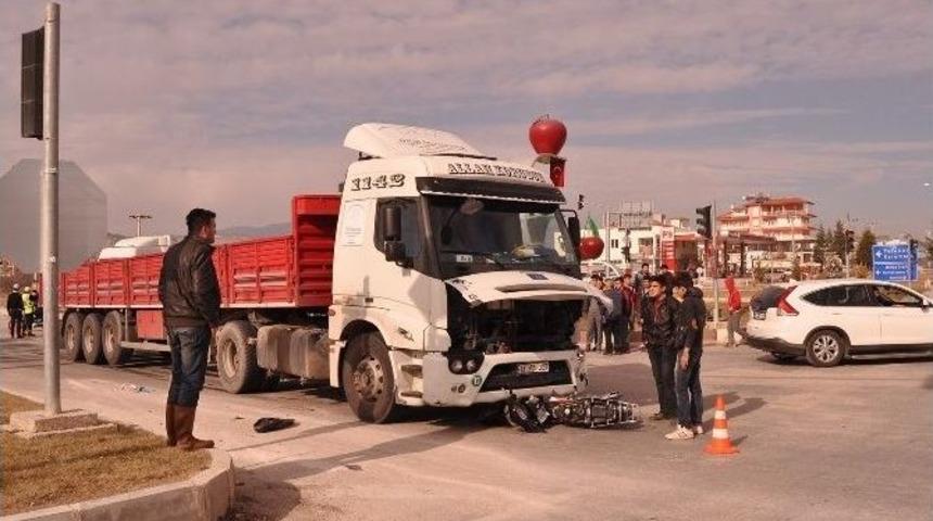 Lise &Ouml;ğrencisi Motosiklet Kazasında Can Verdi