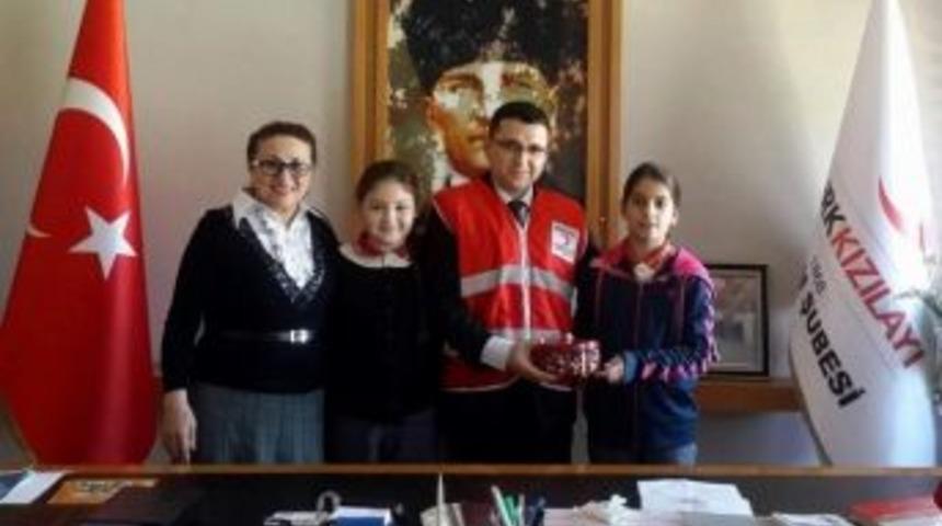 K&uuml;&ccedil;&uuml;k Y&uuml;reklerden B&uuml;y&uuml;k Bağış