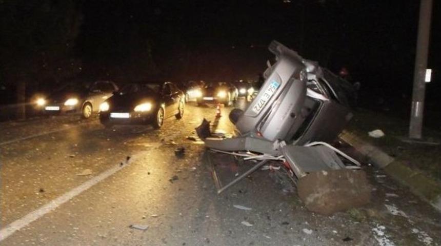 Devrilen Otomobilden Burnu Bile Kanamadan &Ccedil;ıktılar