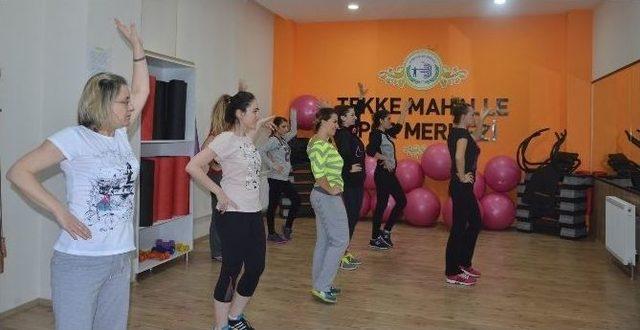 Zumba Dersleri Hanımların İlgi Odağı Oldu