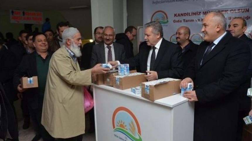 Mevlid Kandilinde 5000 S&uuml;t Dağıttı