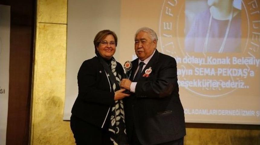 Konak&rsquo;ta Vefa Gecesi