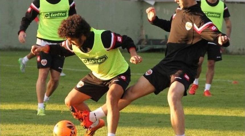 Akg&uuml;l: "aile Ortamı Sahaya Yansıdı"