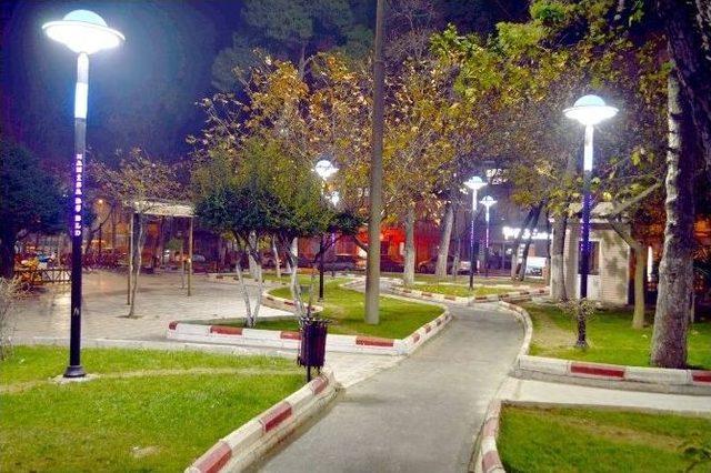 Turgutlu Karpuz Kaldıran Parkı Işıl Işıl