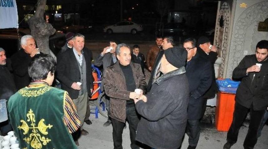 Akşehir Belediyesi&rsquo;nden Ballı S&uuml;t İkramı