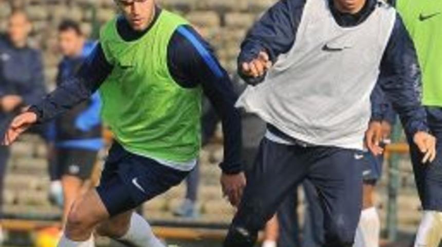 Kasımpaşa, Trabzonspor Ma&ccedil;ı Hazırlıklarını S&uuml;rd&uuml;r&uuml;yor