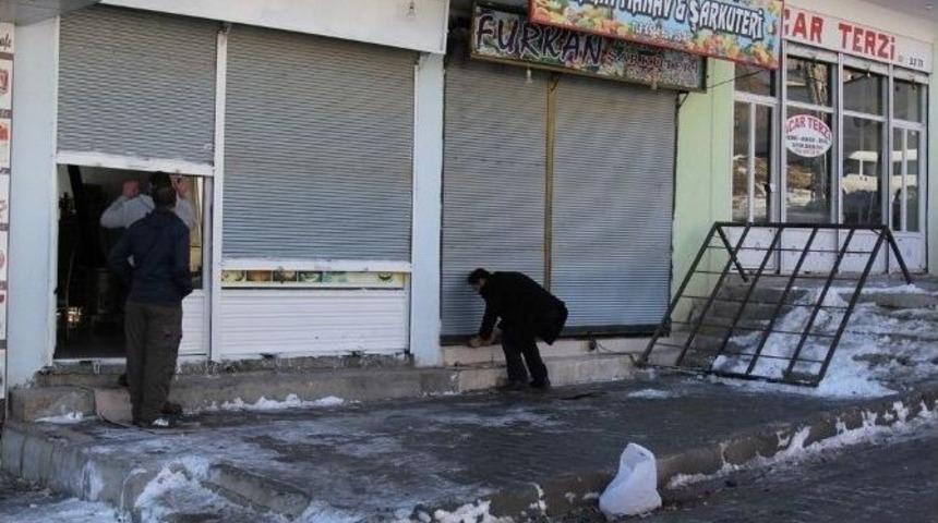 Başkale&rsquo;de Sokağa &Ccedil;ıkma Yasağı Protestosu