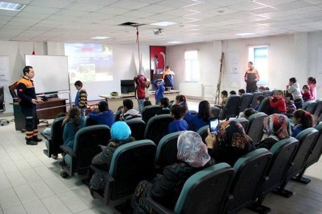 Afad’dan Öğrencilere “doğal Afetler” Konulu Eğitim