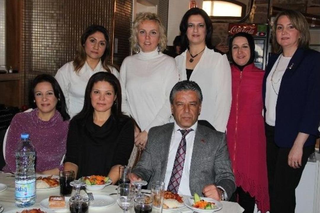 Gazi&rsquo;nin Velileri Yemekte Buluştu