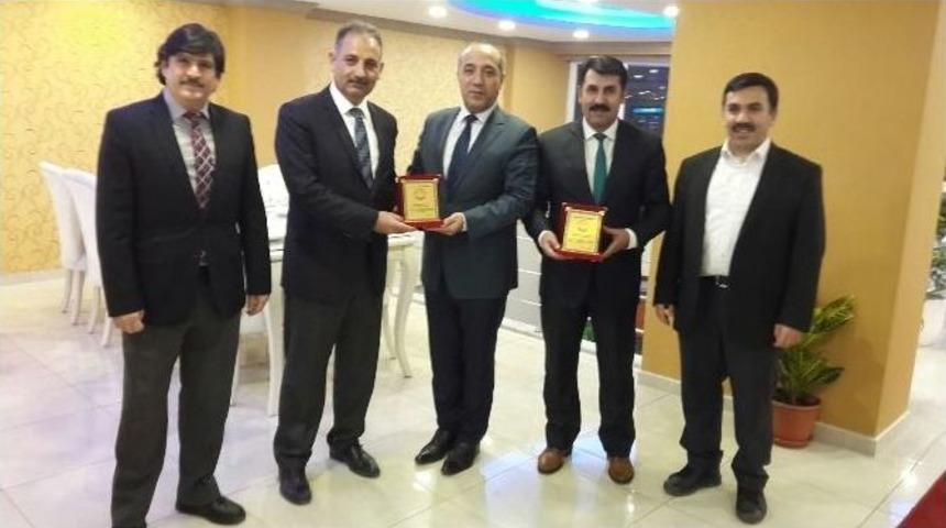Mş&uuml;&rsquo;den Kurum Amirlerine Plaket