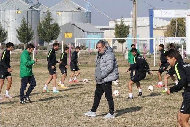 Manisa Büyükşehir Belediyespor Güç Depoluyor