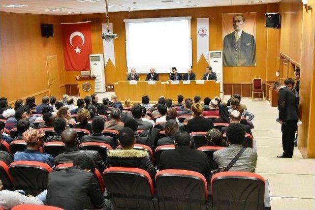 Rektör Akan, Uluslararası Lisansüstü Öğrencileri Dinledi