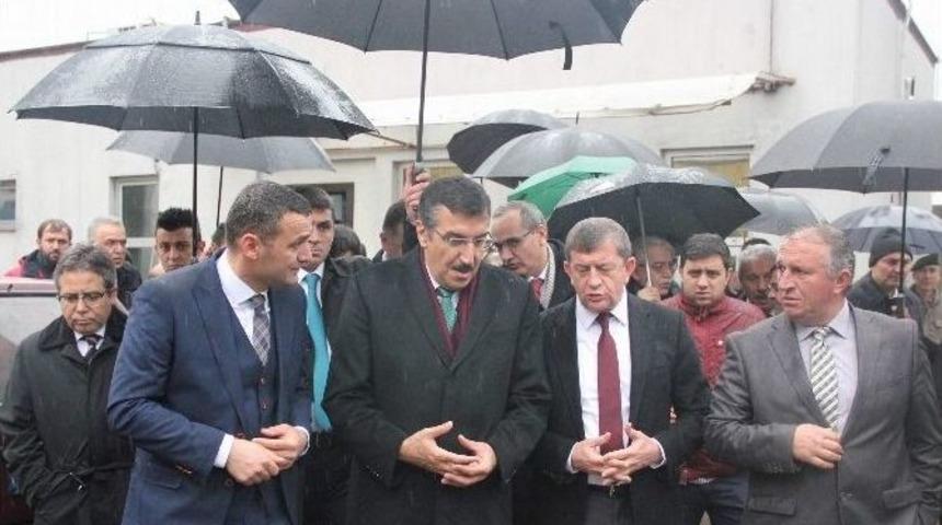 Ak Parti Trabzon İl Başkanı Revi, Bakan T&uuml;fenkci&rsquo;ye Nakliyecilerin Sorunlarını Anlattı