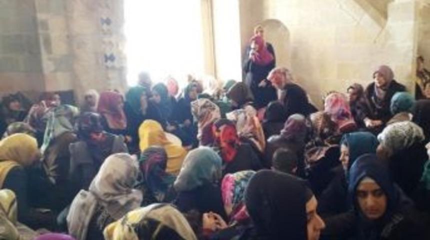 Tarihi Medresede Mevlid Coşkusu