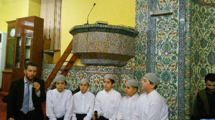 Mevlit Kandili Emin&ouml;n&uuml; Yeni Camii&rsquo;nde Kutlandı