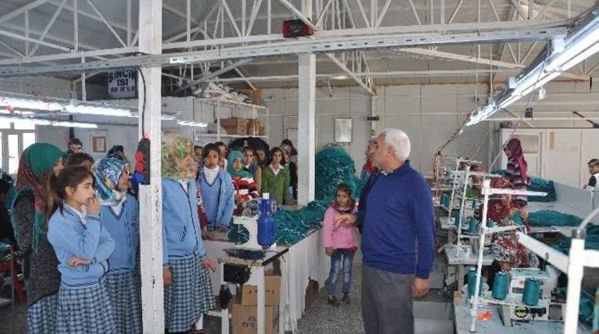 &Ouml;ğrencilere Tekstil Mesleği Anlatıldı