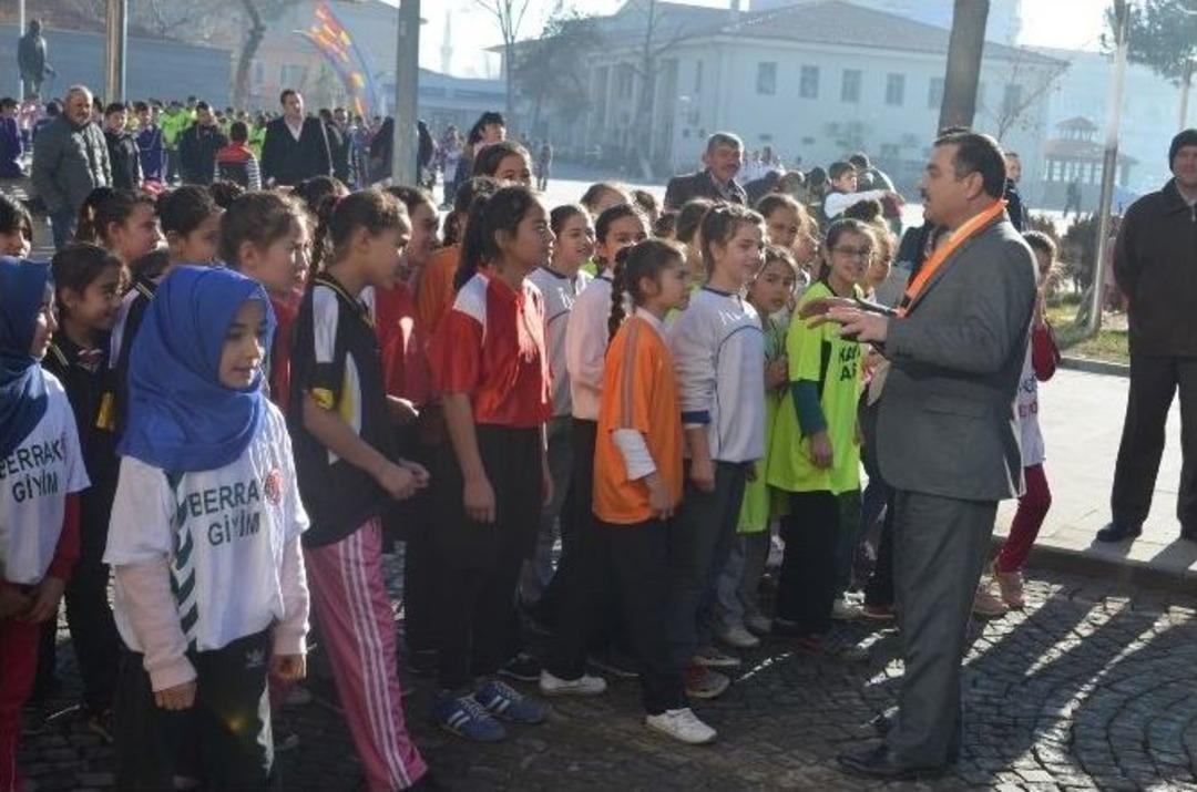 Kula&rsquo;da Atat&uuml;rk Kır Koşusu Yapıldı