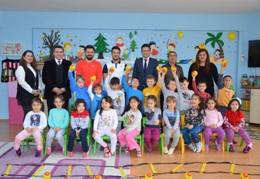 Başkan Bakıcı Minik Tenis&ccedil;ilerle