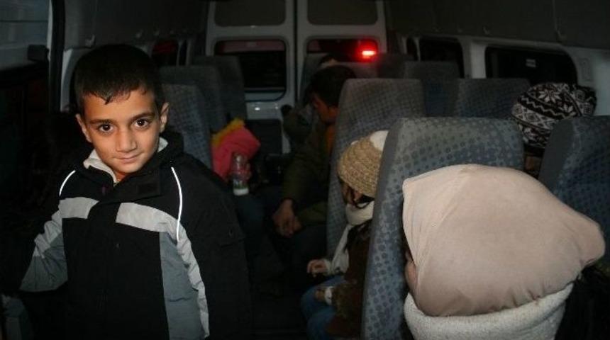 Marmaris&rsquo;te 45 M&uuml;lteci &Ouml;lmekten Son Anda Kurtarıldı