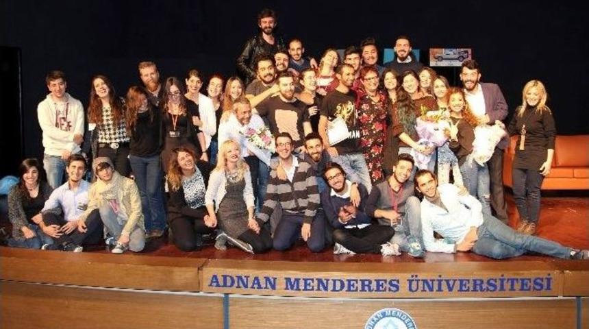 Tiyatro Topluluğunun Sergilediği Oyun B&uuml;y&uuml;k Beğeni Topladı