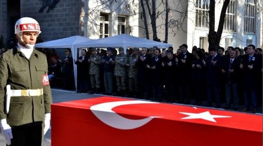 Şehit Uzman &Ccedil;avuş Memleketine Uğurlandı