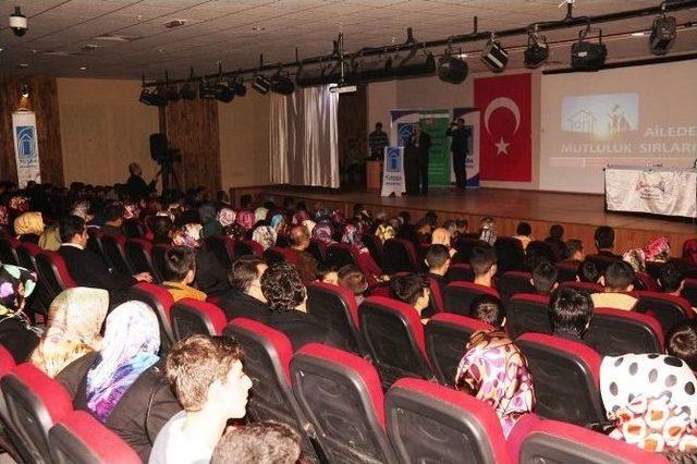 Van’da ‘ailede Mutluluk Sırları’ Konulu Konferans