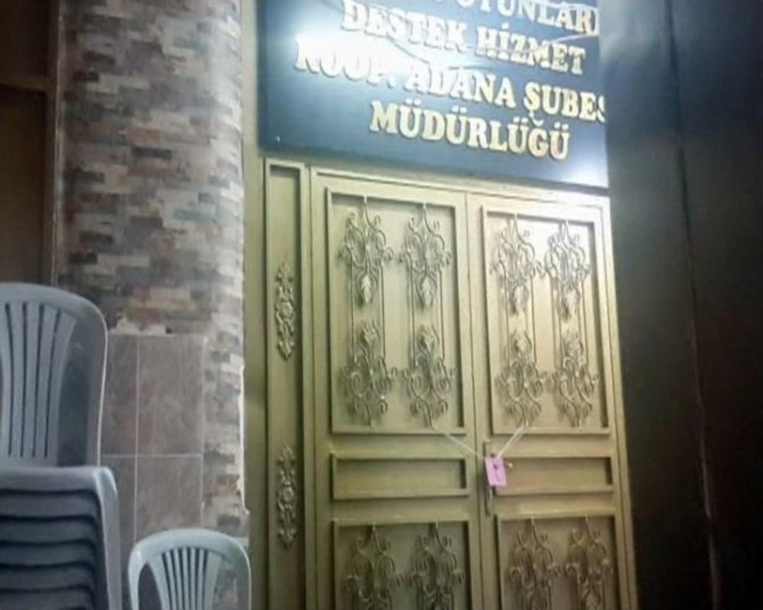 M&uuml;h&uuml;rlenen Binaya Yeni Kapı A&ccedil;ıp Tombala Oynadılar