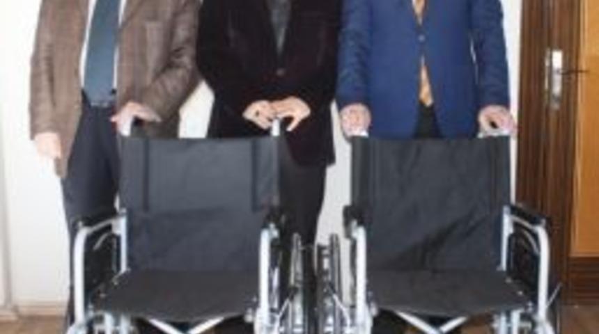 Ahlat Belediyesi Engelliler İ&ccedil;in Camilere Tekerlekli Sandalye Aldı