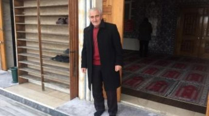 Camide Ayakkabısı &Ccedil;alındı; "bari Fakir Birisi Alsa" Dedi