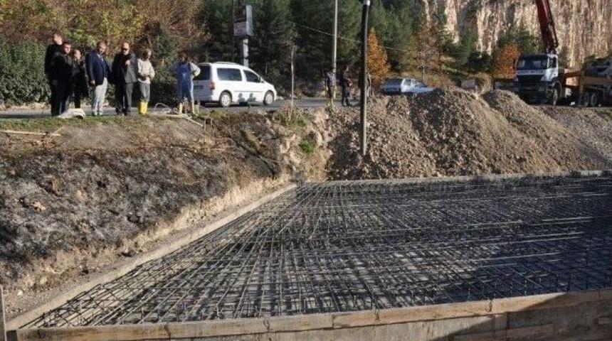 Kelaynak Sahil Yolunda Yol Genişletme &Ccedil;alışmalarına Başladı