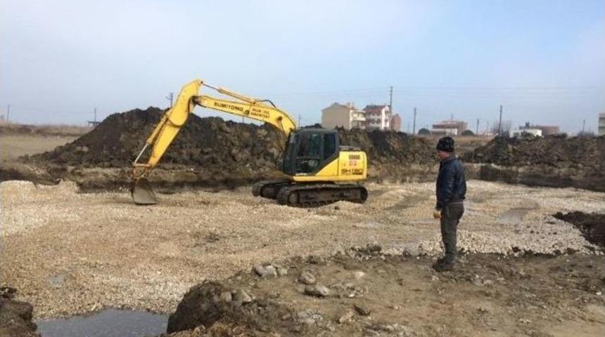 Lapseki Stadı Modern Hale Geliyor