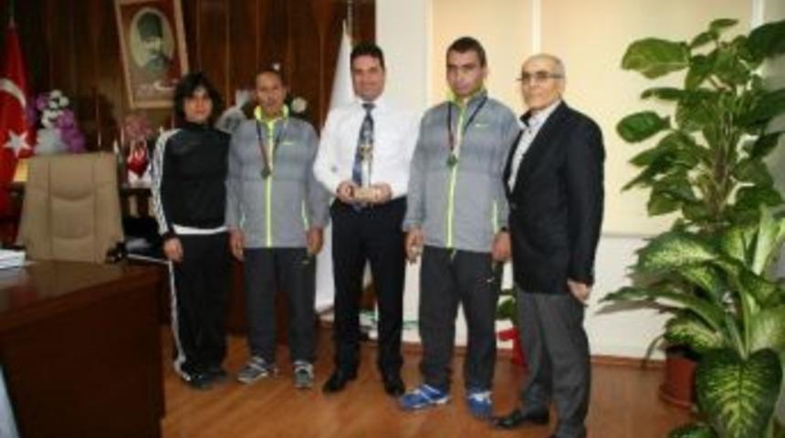 Adanalı &Ouml;zel Sporcular Bowling&rsquo;de T&uuml;rkiye İkincisi Oldu