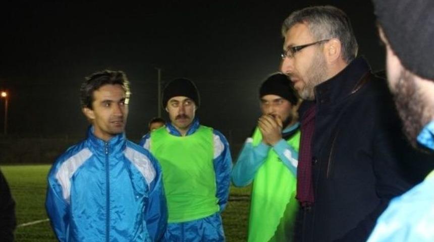 Başkan G&uuml;ler Belediyespor Futbol Kul&uuml;b&uuml;&rsquo;n&uuml; Ziyaret Etti
