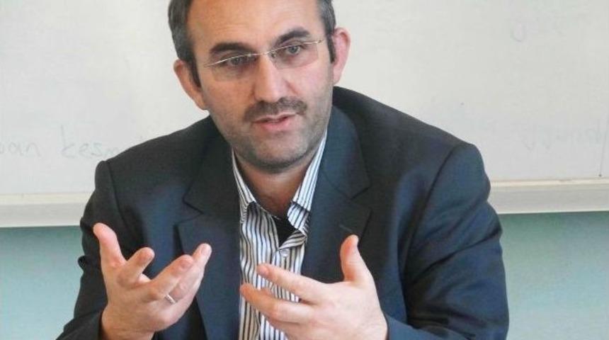 Yrd. Do&ccedil;. Dr. İnce &ldquo;tarihteki İlk Yazılı Anayasa M&uuml;sl&uuml;manlar Tarafından Yazılmıştır&rdquo;