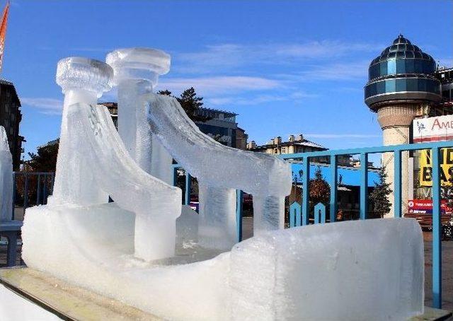 Sibirya Soğuklarının Hüküm Sürdüğü Erzurum’da Buzdan Heykeller