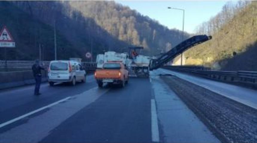 Bolu T&uuml;nellerini Kapatan &Ccedil;alışma Devam Ediyor