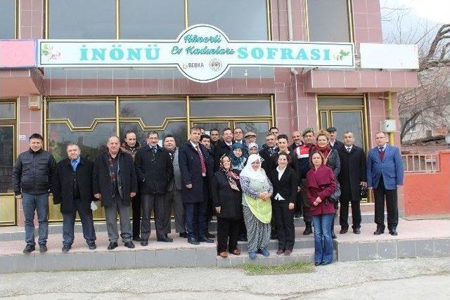 İnönü Belediyesi Kamu Çalışanlarına Yöresel Yemekleri İkram Etti