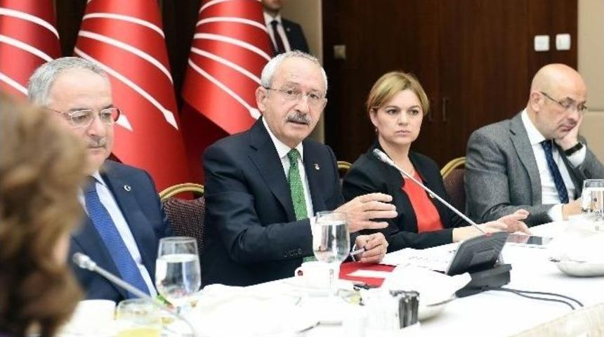 Kılı&ccedil;daroğlu, Gazetelerin Ankara Temsilcileriyle Biraraya Geldi