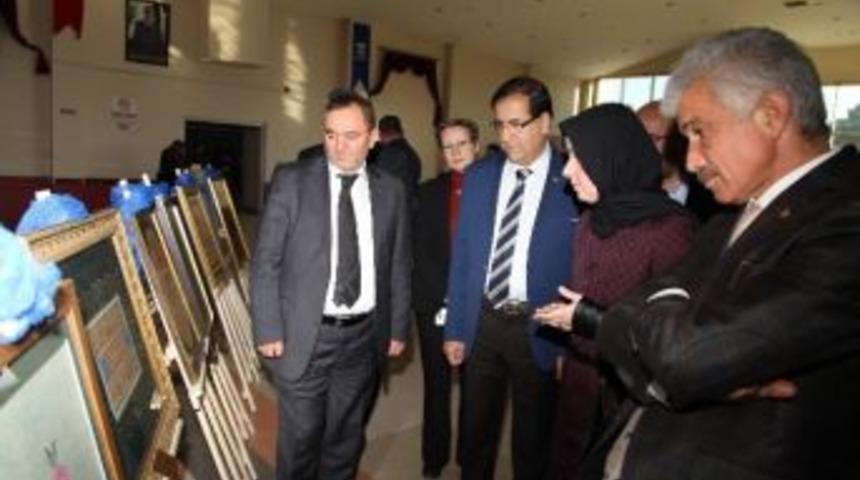 Başiskele&rsquo;de T&uuml;rk İslam Sanatları Sergisi A&ccedil;ıldı