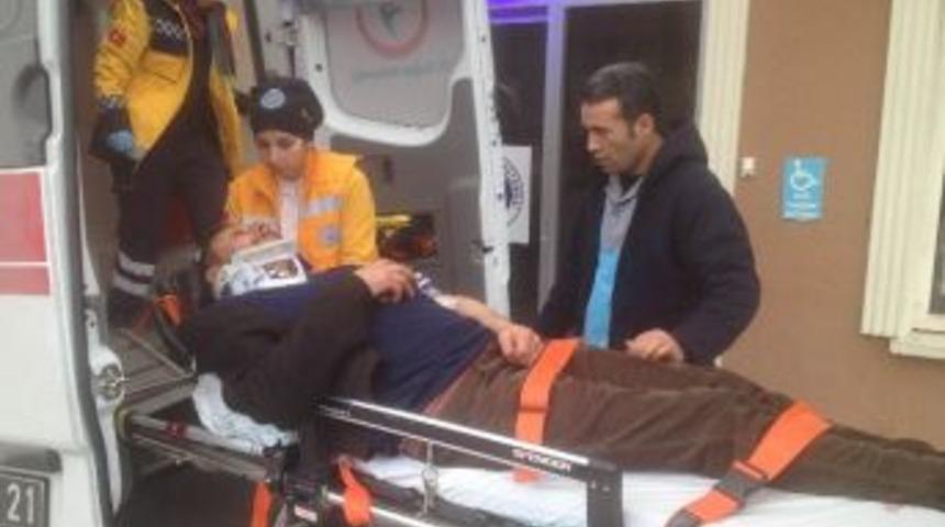 Otomobil Beton Mikserine &Ccedil;arptı: 1 Yaralı