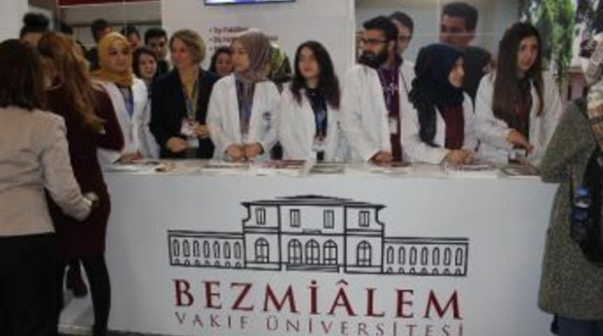 Bezmi&acirc;lem Vakıf &Uuml;niversitesi Educaturk&rsquo;te, &Ouml;ğrencilere &ldquo;t&uuml;rkiye&rsquo;nin İlk Sağlık &Uuml;niversitesi&rsquo;ni&rdquo; Anlattı