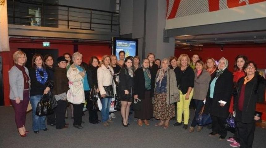 75 Yaşında Sinemayla Tanıştı