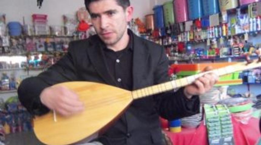 Putin&rsquo;e Kızgınlığını Şiirle Dile Getirdi