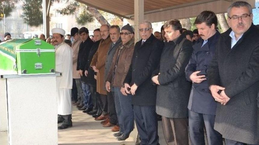 Boğularak &Ouml;len Kadın Toprağa Verildi