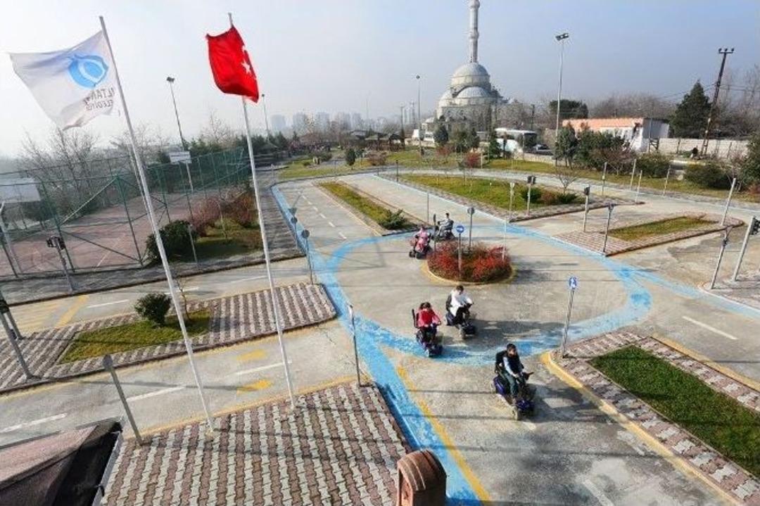 &Ouml;ğrencilere Uygulamalı Trafik Eğitimleri