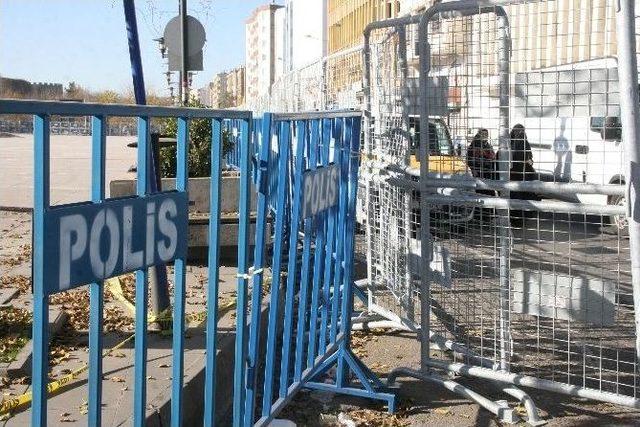 Sur’da Barikat Üstüne Barikat 1