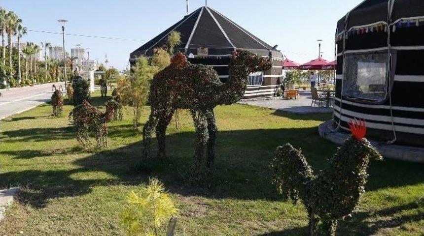 Erdemli Sahilindeki Parklar Yenileniyor