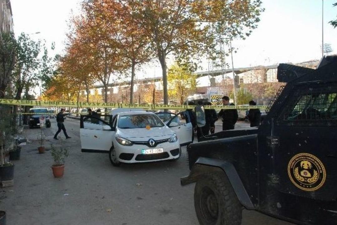 Bir Ay &Ouml;nce Barışma Teklif Ettiği Eşine Kurşun Yağdırdı